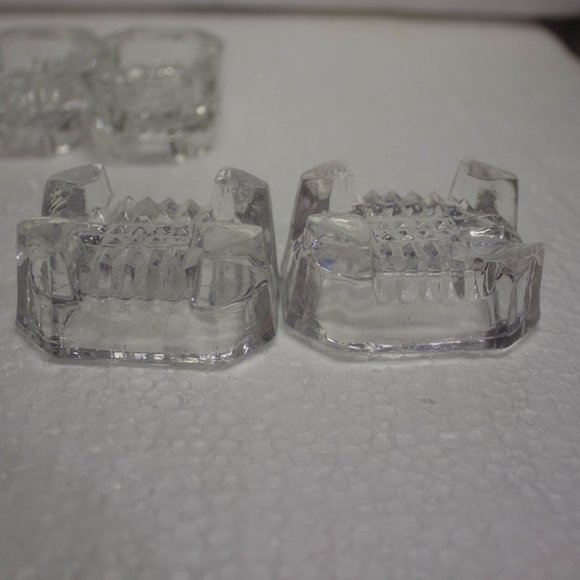 Vintage Set of 4 Salt Cellars One Damaged - Picture 4 of 4